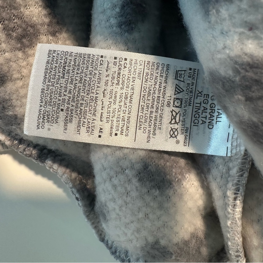 old navy furry leopard print sweatshirt - Picture 6 of 6